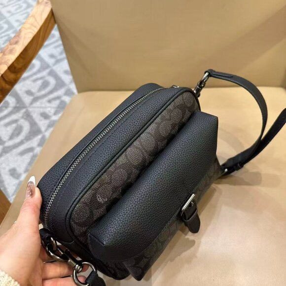 COACH Men's Monogram Warner Casual Crossbody Bag, Size 21.5 x 15.5 cm x 6.5 cm - Picture 7 of 9